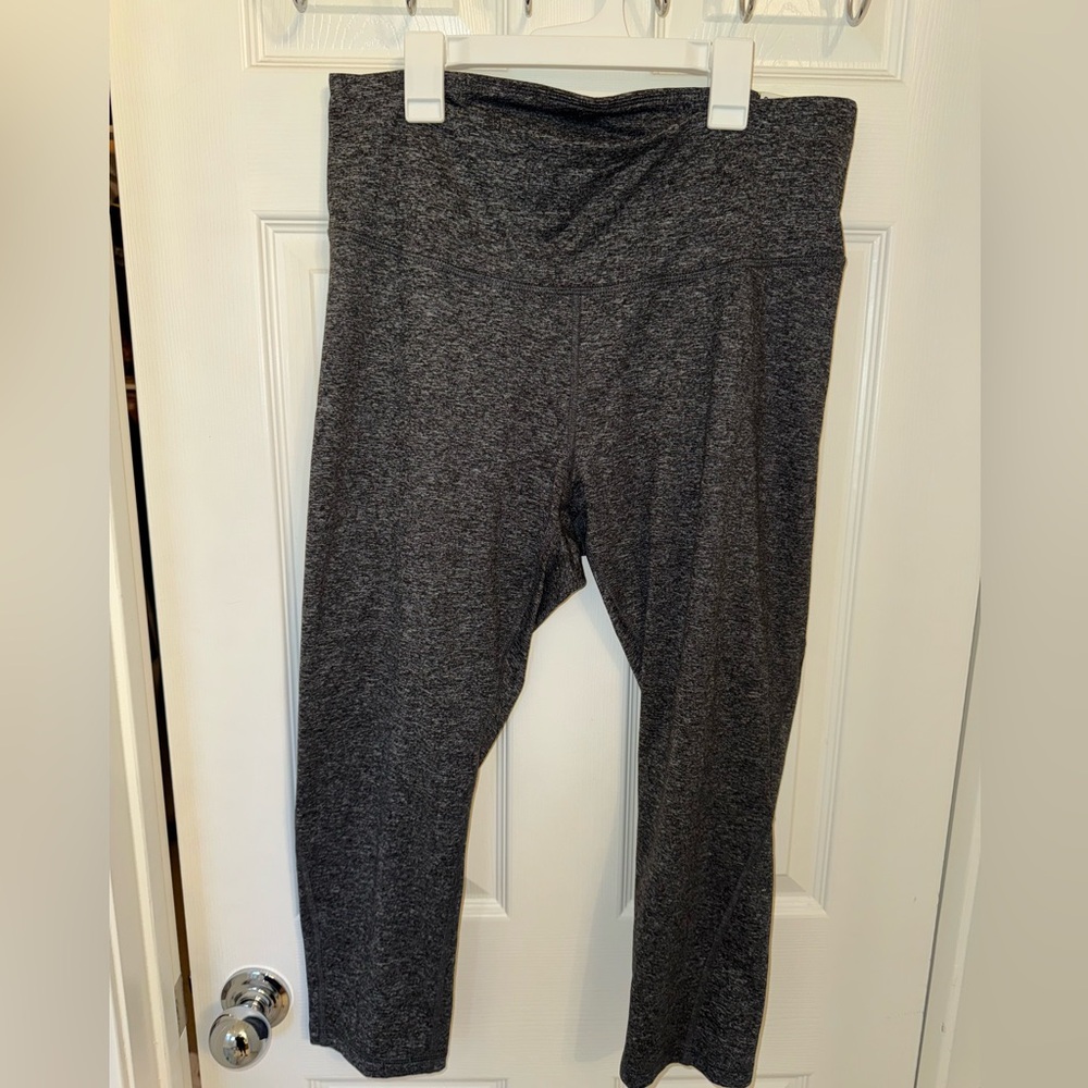 NWT Old Navy active go dry leggings